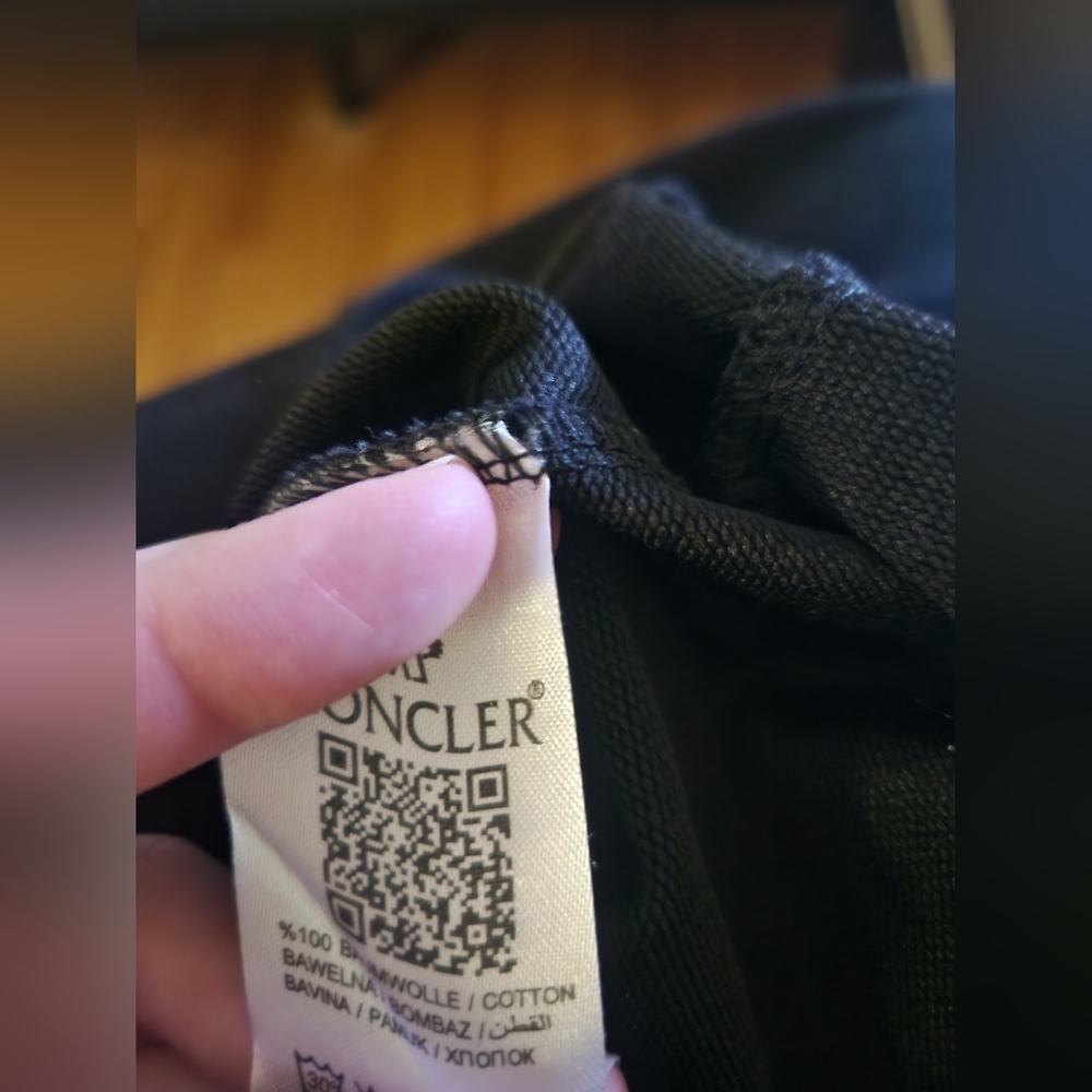 Moncler Black Logo Crew Neck Sweater Size Xl - Picture 5 of 7